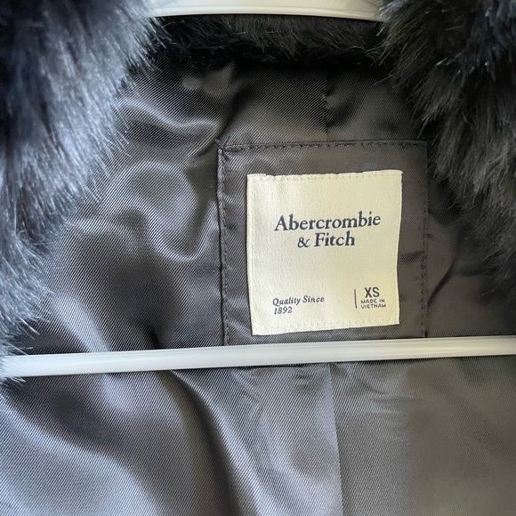 Abercrombie & Fitch fur fleece vest XS - Picture 2 of 2